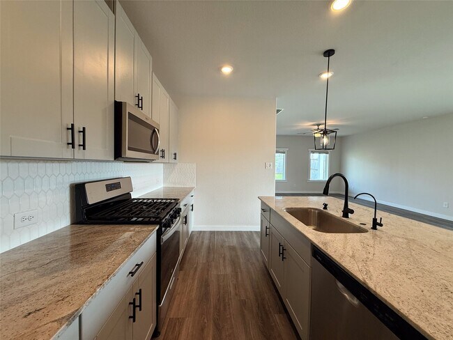 Photo - 204 Brks Mnr Ct