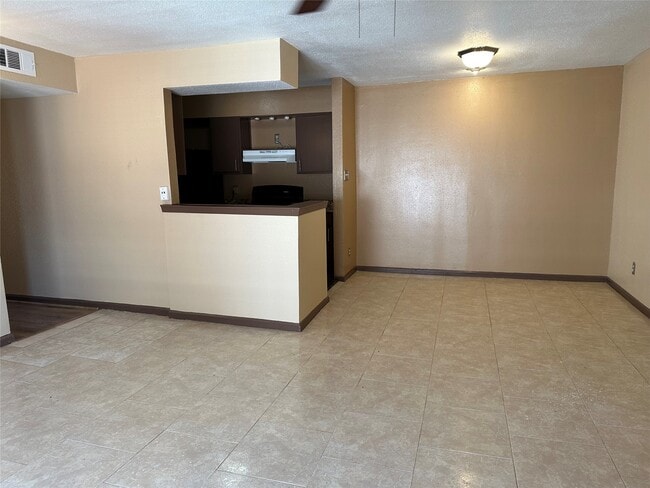 Building Photo - 10100 S Gessner Rd Unit 414