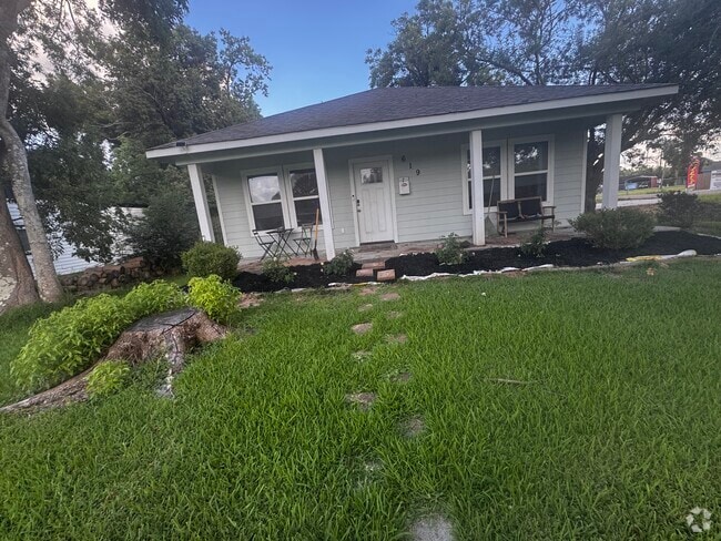 Building Photo - 619 Bluebonnet Dr Rental