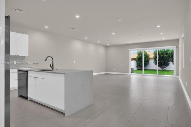 Photo - 2859 SW 37th Ct