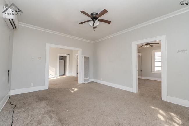 Photo - 603 E 4th St