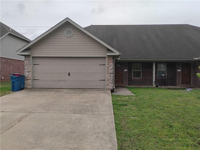 Building Photo - 3003 SW Deerfield Blvd Rental