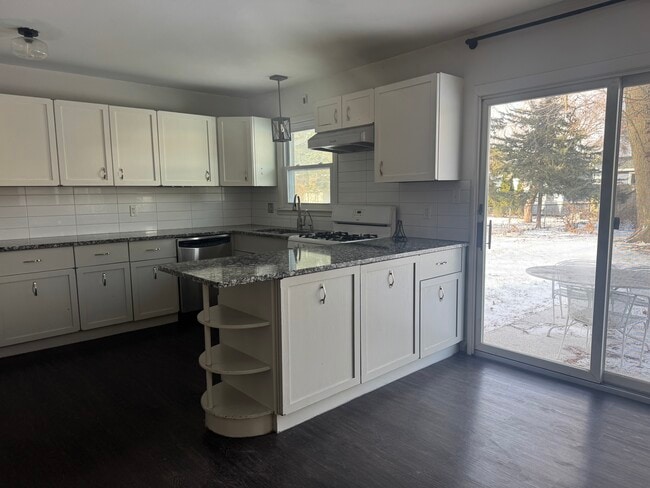 Photo - 2305 Mayfield Ave