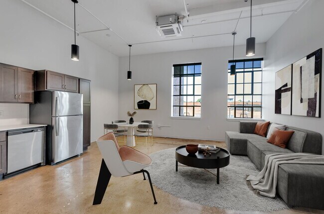 Photo - 950 Broadway St