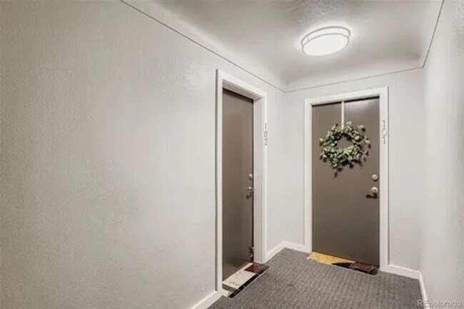 Photo - 636 N Washington St