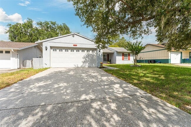 Photo - 5010 Larch Ln