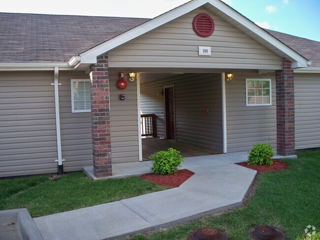 Building Photo - Branson Gardens 2 Bed, 2 Bath Unit 4 Rental