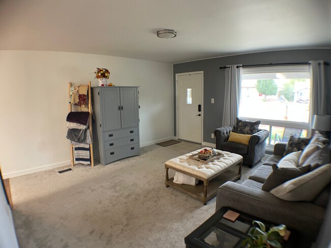 Photo - 2927 Hayman Terrace