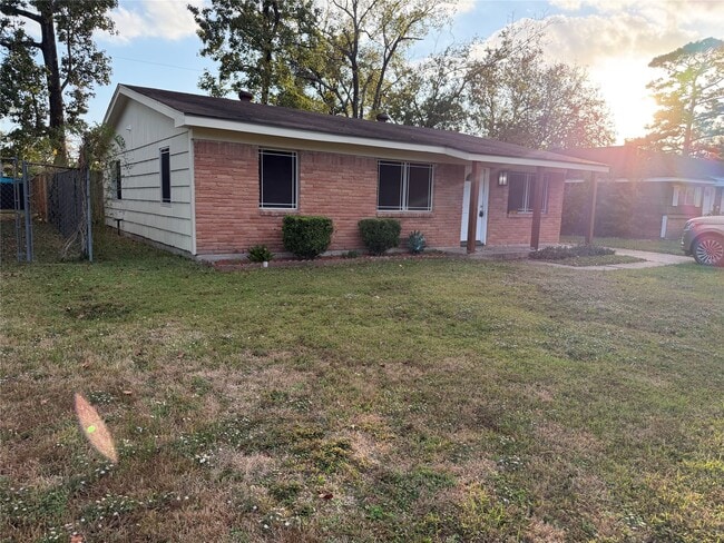 Photo - 7626 Rhobell St