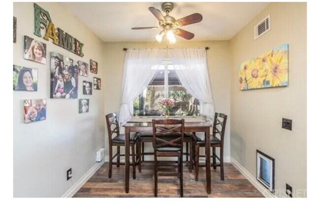 Photo - 9558 Swinton Ave