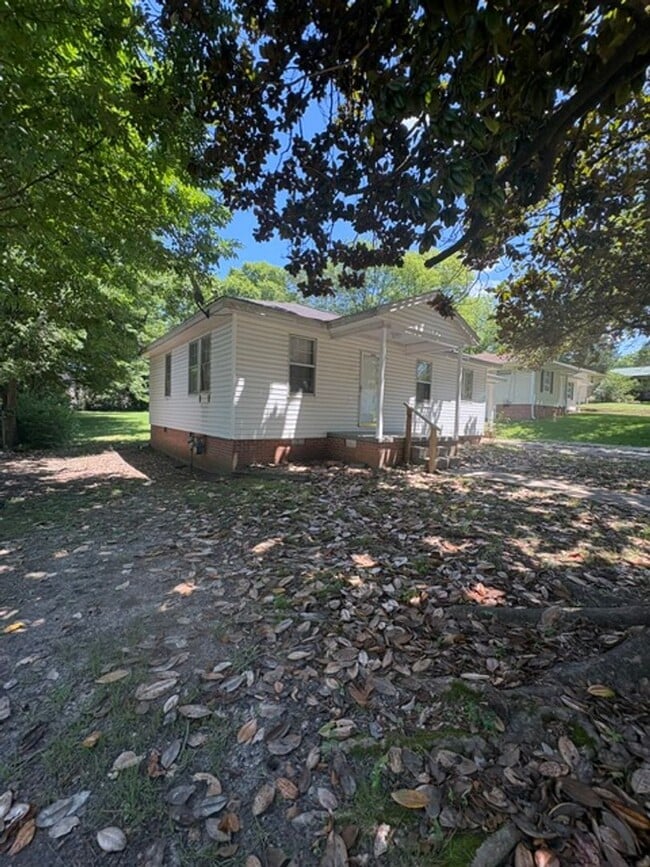 Photo - Renovated 2 Bedroom 1 Bath Home for Rent!!