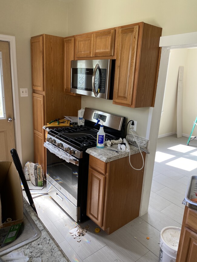 Photo - 208 W Adams Ave