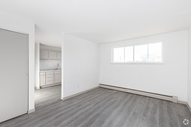 1BR, 1BA - 600SF