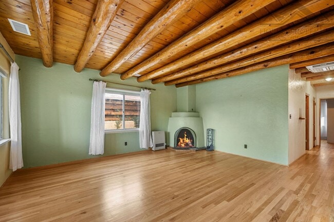 Building Photo - Classic Stamm Home in Casa Alegre