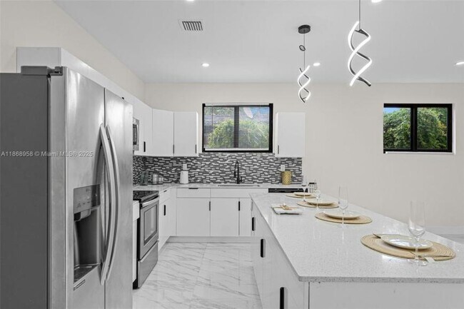 Photo - 3 bedroom in Miami FL 33150