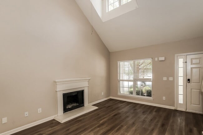 Photo - 4423 Ravenwood Dr