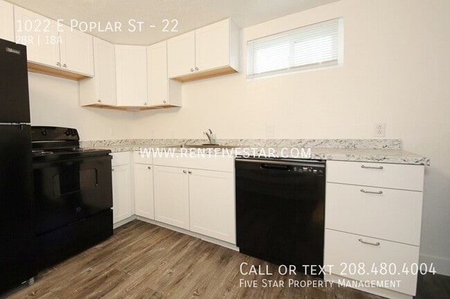 Photo - 1022 E Poplar St Unidad 22