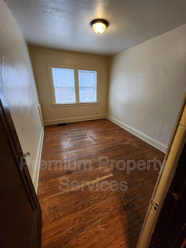 Photo - 2219 11th St