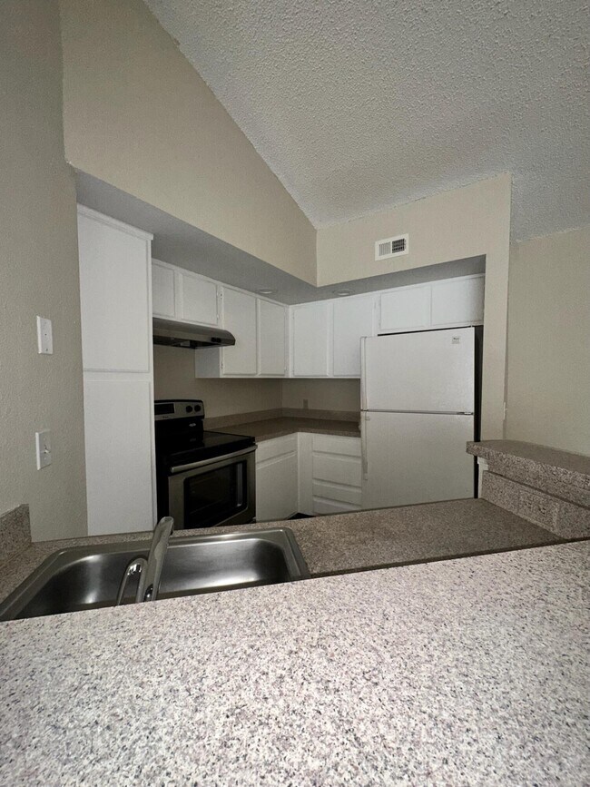 Photo - 1401 Village Blvd