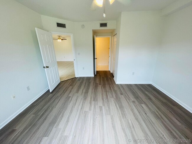 Building Photo - 1055 Golden Lakes Blvd Unit 212