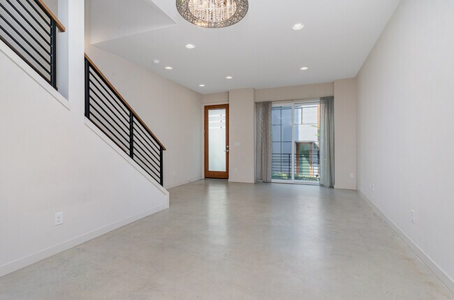 Photo - 3810 California Ave SW