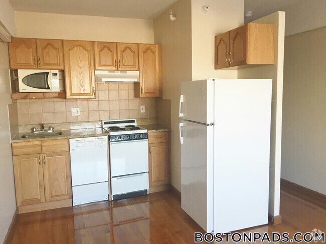 Building Photo - 1110 Commonwealth Ave Rental
