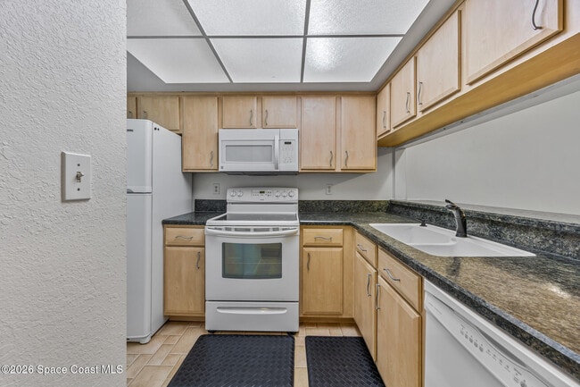 1900 Knox McRae Dr Unit 205g
