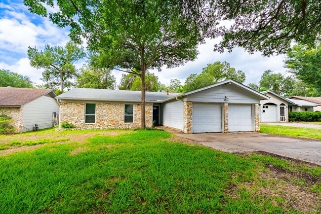 Photo - 1001 Echo Ln