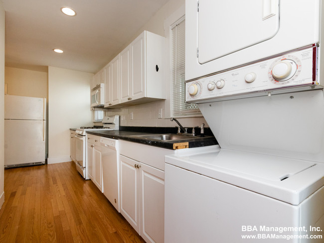 Building Photo - 29 Eastburn St Rental