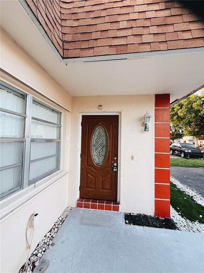 7653 NW 74th Ave Unit 7653