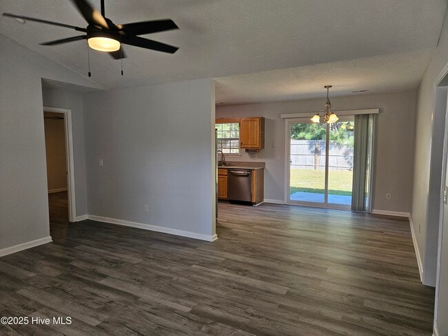 Photo - 112 Belvedere Dr