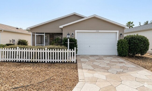Building Photo - Highly desirable 2-bedroom, 2-bath patio villa in the sought after Village of Bonnybrook-ANNUAL L...