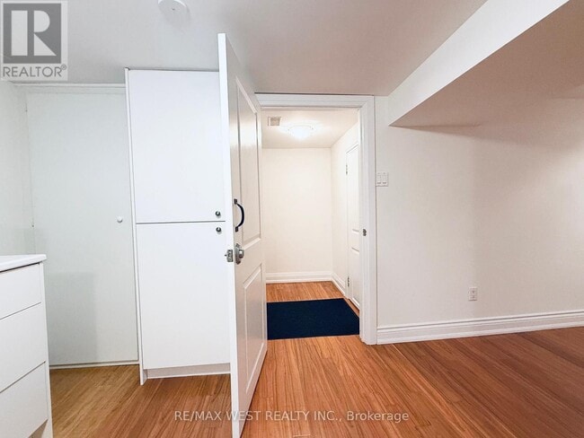 Photo - 43 Dunblaine Ave