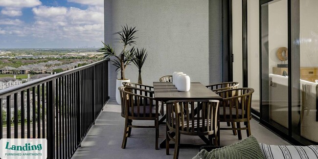 Photo - 221 Main St N Unidad 1605.1411065