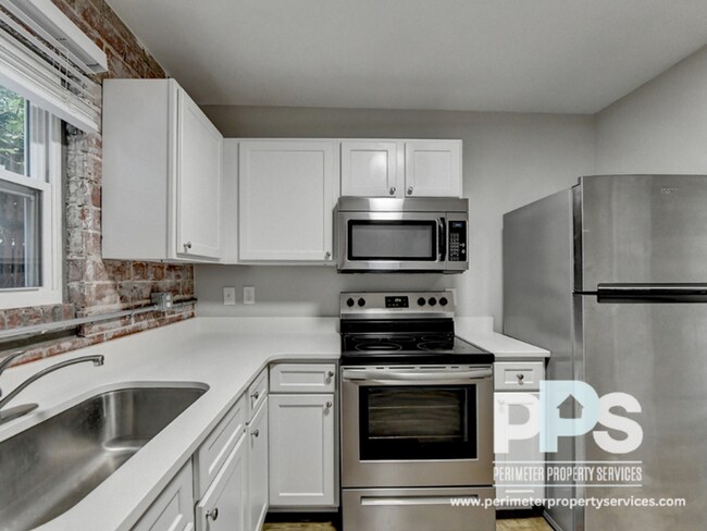 Photo - 217 Lampkin St NE