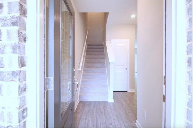 Photo - 6148 Lanier Harbor Lndg