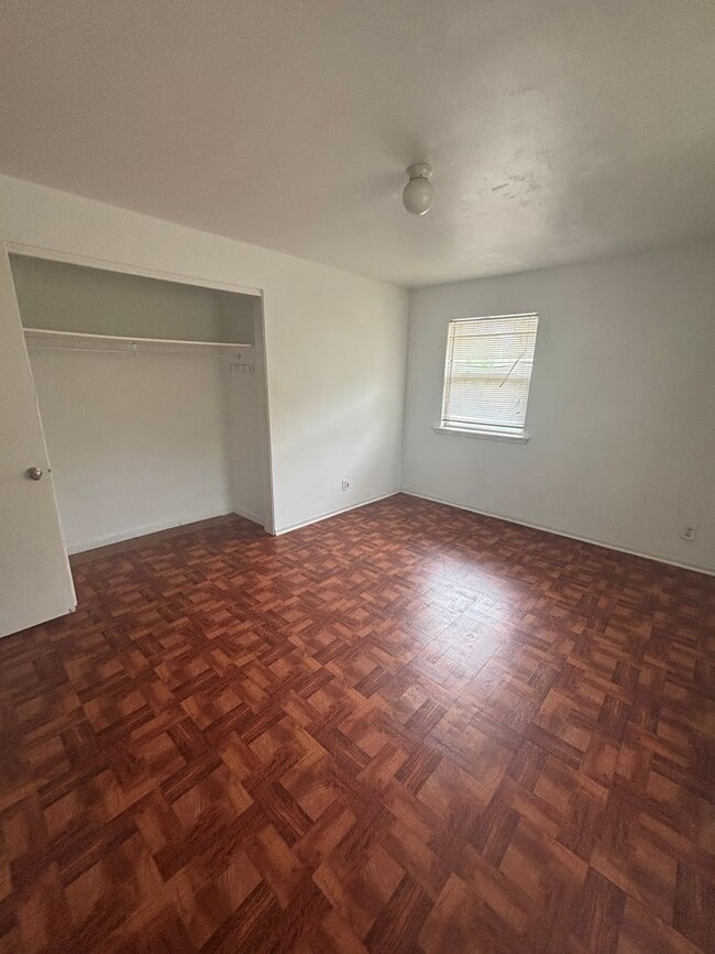 Photo - MB 8205-8207 Antioch Rd Unidad 8207