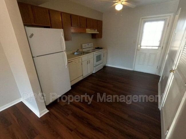 Photo - 605 Hamlet Ave Unit I