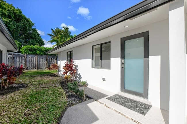 Building Photo - 2503 Oceanview Ave