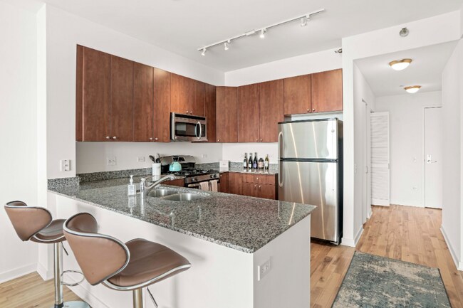 Photo - 765 S Clark St