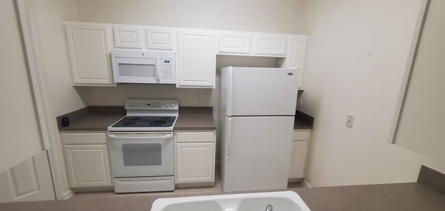 Building Photo - 3/2 Condo in Gated Community Unit 10550  Baymeadows Rd. #628