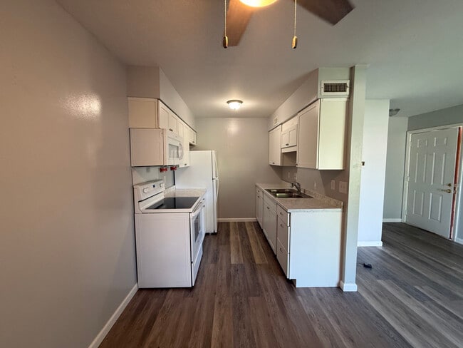 Photo - 1114 5th St Unidad 10
