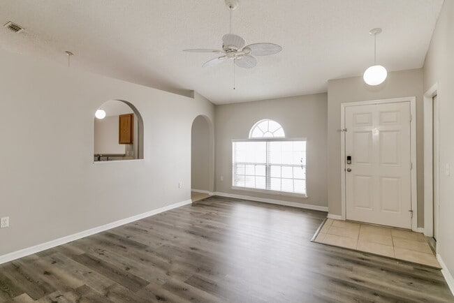 Photo - 30220 Birdhouse Dr