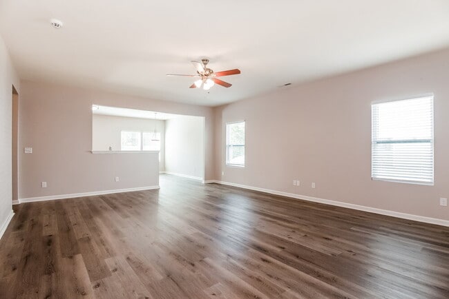 Photo - 2304 Lake Vista Drive