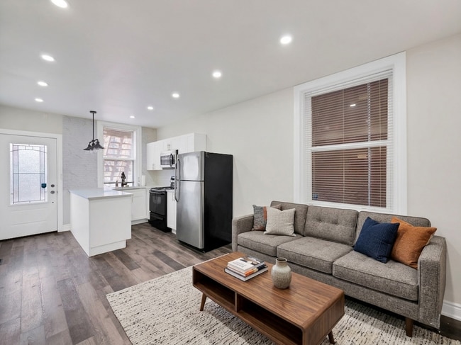 Photo - 33 Fairleigh Ave N Unit 1