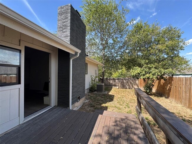 Building Photo - 9501 Quail Ct