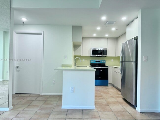 Photo - 185 SE 14th Terrace Unit 906