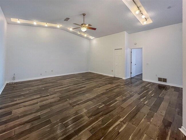 Photo - 3957 Proctor Rd