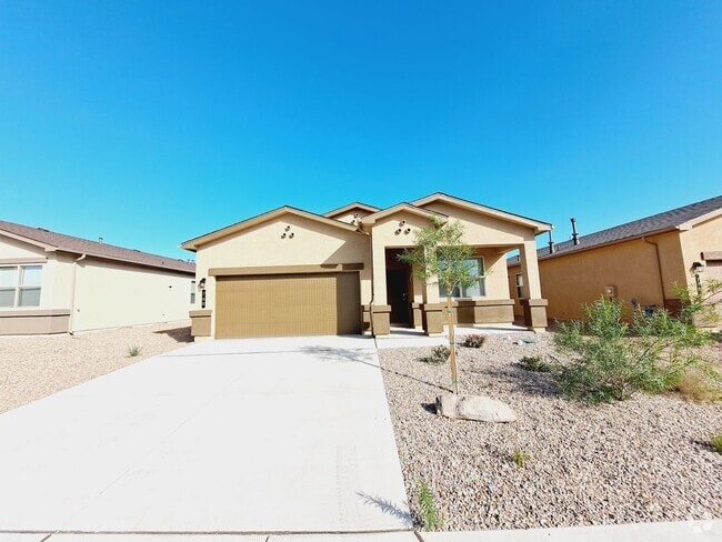 Building Photo - 3 bed 2 bath home in Huning Ranch!