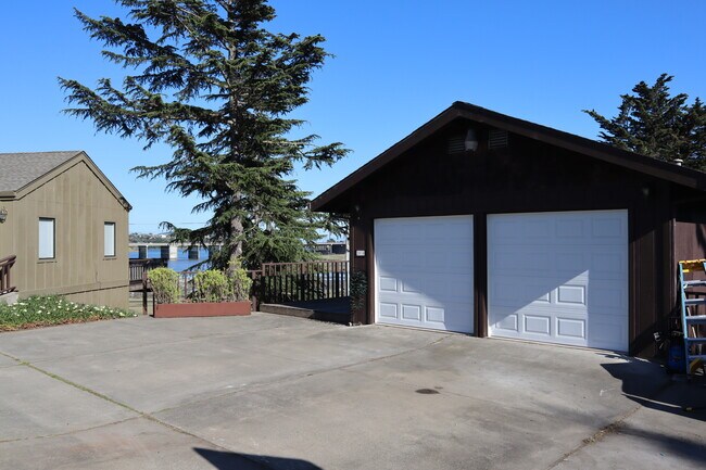 Photo - 203 Morning Sun Ave